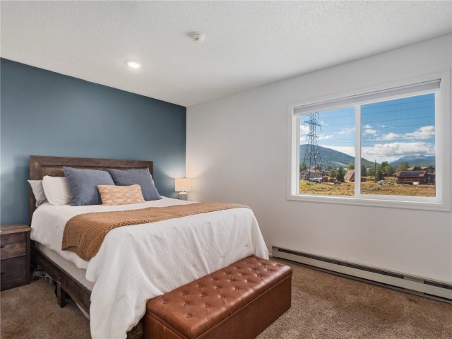 258 Cove Boulevard 4 photo 11