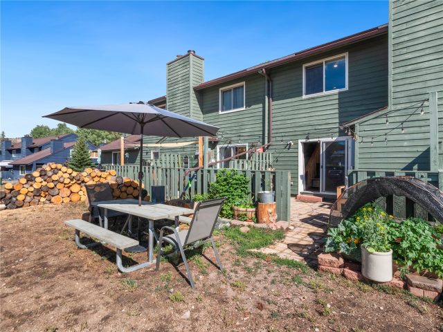 258 Cove Boulevard 4 photo 19
