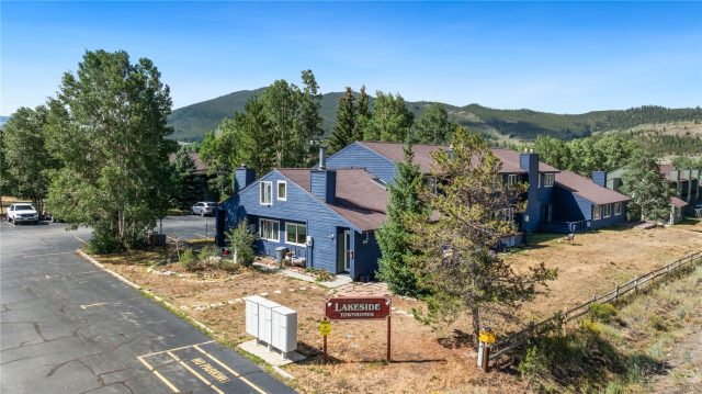 258 Cove Boulevard 4 photo 20