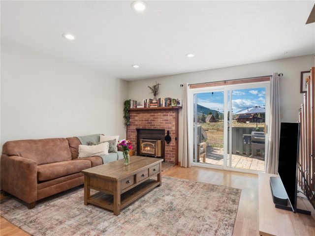 258 Cove Boulevard 4 photo 2