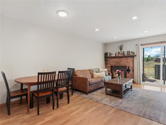258 Cove Boulevard 4 photo 3