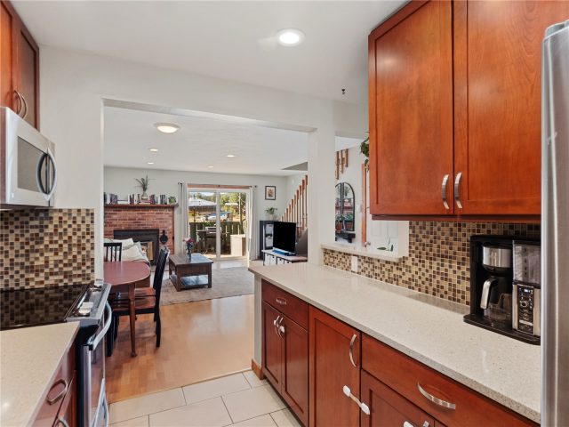 258 Cove Boulevard 4 photo 6
