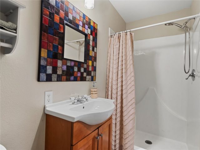 258 Cove Boulevard 4 photo 8