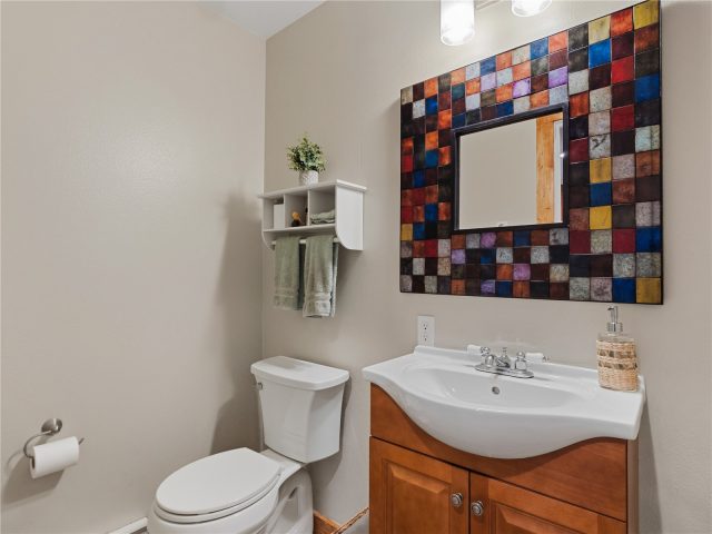 258 Cove Boulevard 4 photo 9