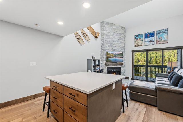 855 S 5th Avenue 376 photo 4