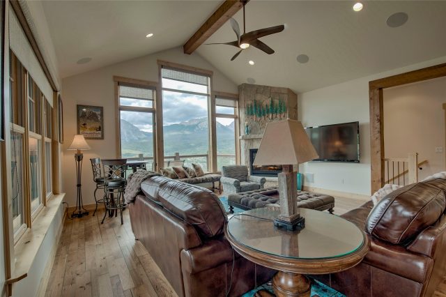 160 Stonefly Drive photo 2