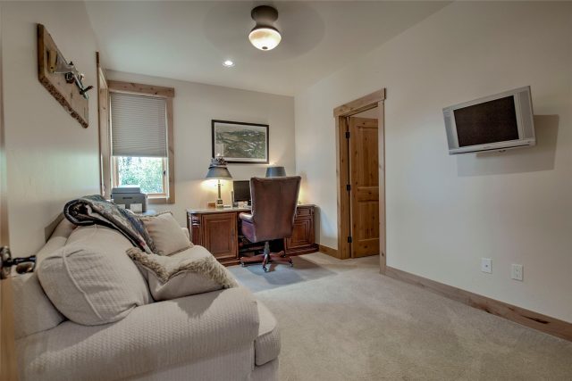 160 Stonefly Drive photo 38