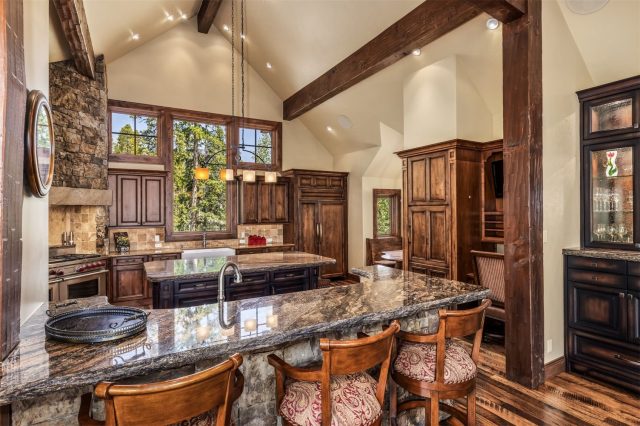 345 Peerless Drive photo 10