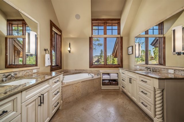 345 Peerless Drive photo 21