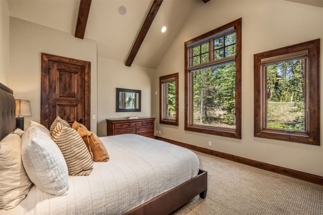 345 Peerless Drive photo 31