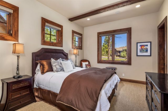 345 Peerless Drive photo 33