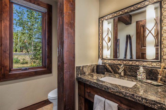 345 Peerless Drive photo 35