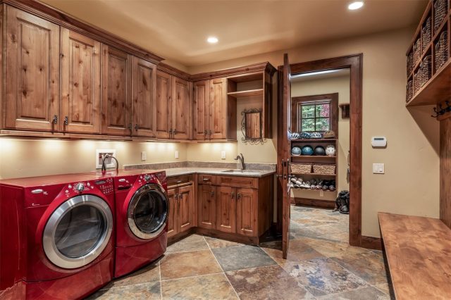 345 Peerless Drive photo 39
