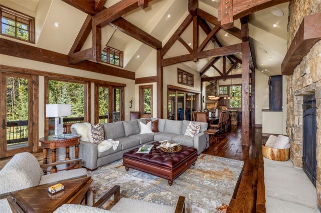 345 Peerless Drive photo 8