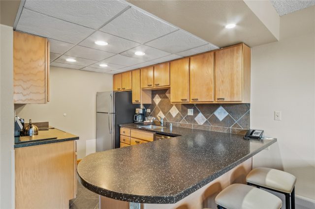 611 Village Road 23220 photo 11