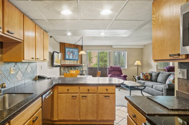 611 Village Road 23220 photo 13