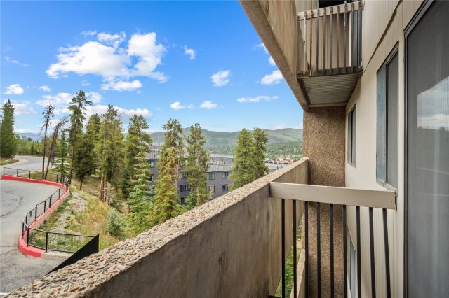 611 Village Road 23220 photo 14