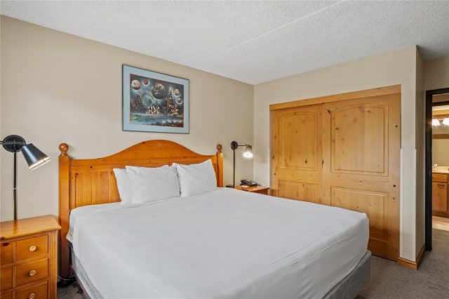 611 Village Road 23220 photo 19