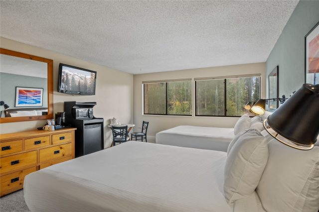 611 Village Road 23220 photo 23