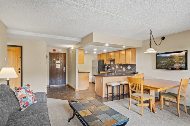 611 Village Road 23220 photo 3