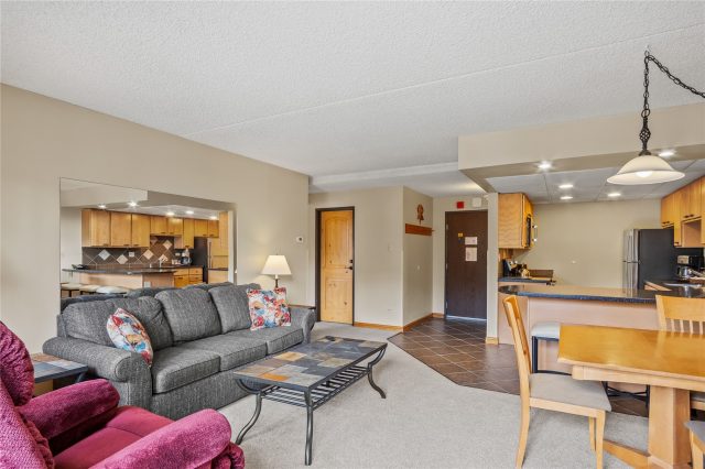 611 Village Road 23220 photo 4