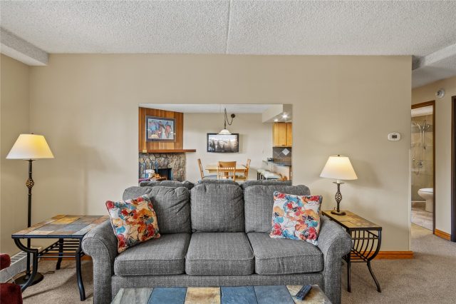 611 Village Road 23220 photo 5
