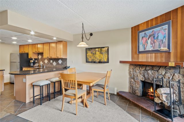 611 Village Road 23220 photo 7