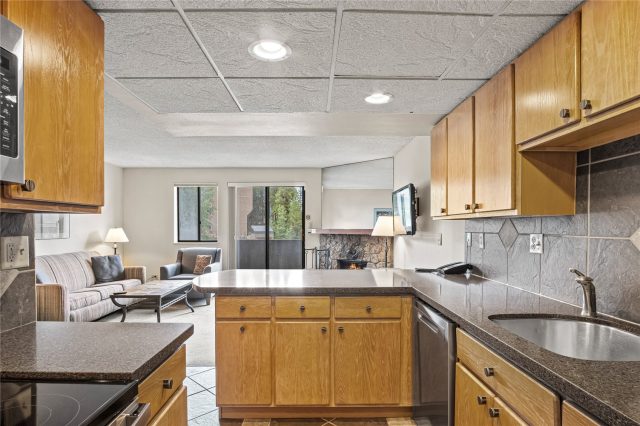 611 Village Road 23240 photo 10