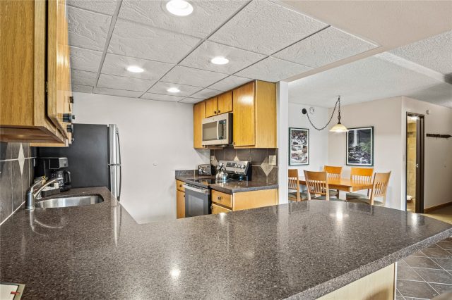 611 Village Road 23240 photo 11