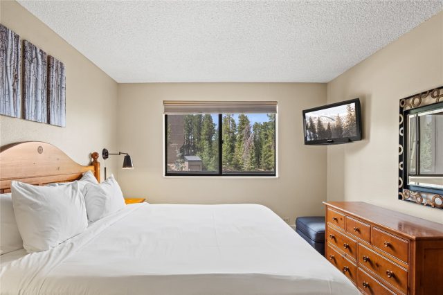 611 Village Road 23240 photo 17
