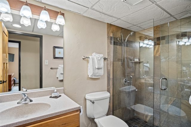 611 Village Road 23240 photo 19