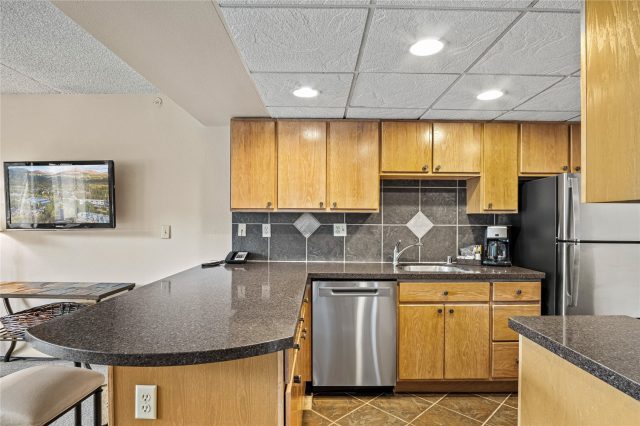 611 Village Road 23240 photo 9