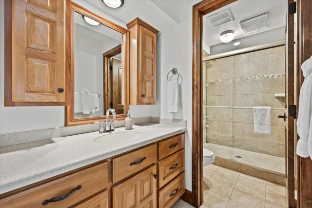 413 W La Bonte Street 101 photo 29