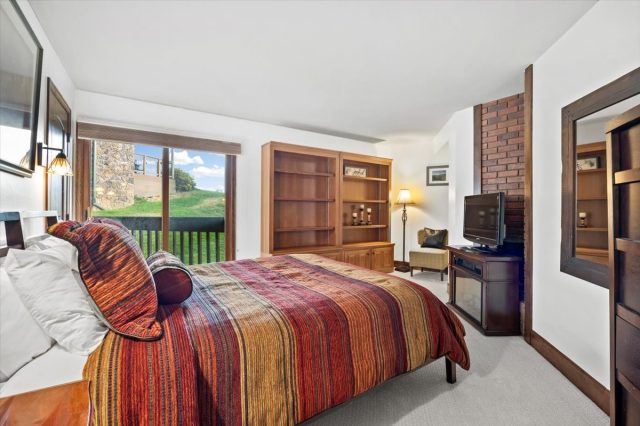 413 W La Bonte Street 101 photo 32
