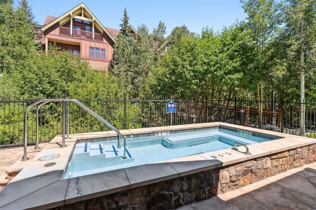 610 Columbine Road 6409 photo 8