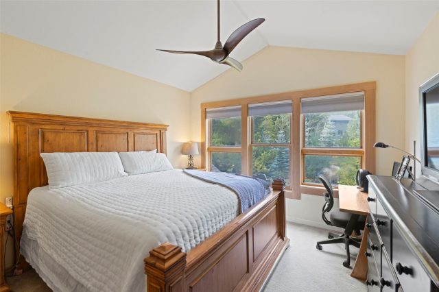 207 Emily Lane photo 38