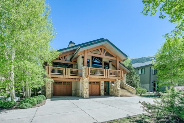 75 Masters Drive photo 3
