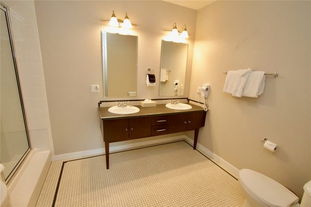 172 Beeler Place 301 C photo 16