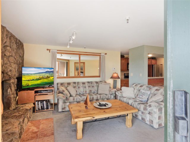 180 E La Bonte Street 415 photo 14