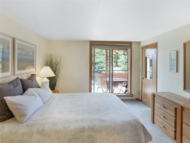 180 E La Bonte Street 415 photo 24