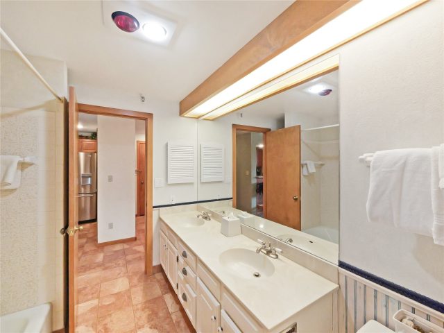 180 E La Bonte Street 415 photo 31