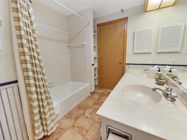 180 E La Bonte Street 415 photo 34