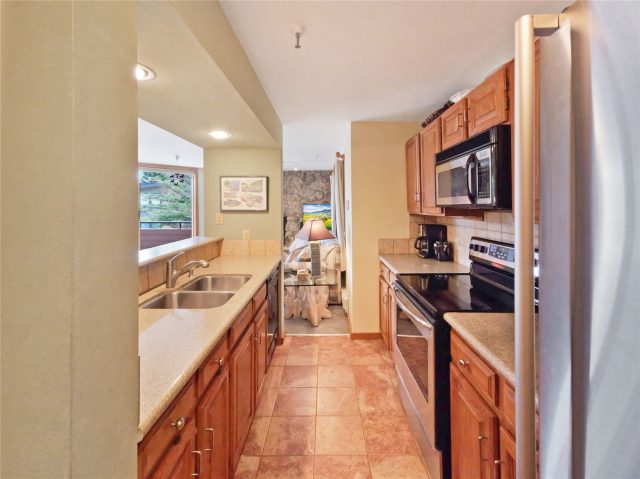 180 E La Bonte Street 415 photo 9