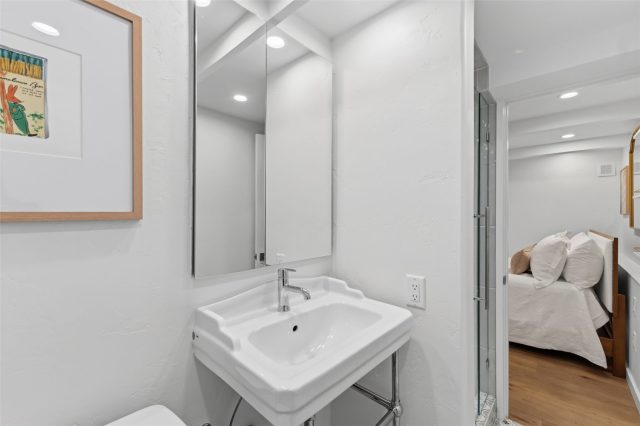 302 S High Street 2 photo 23