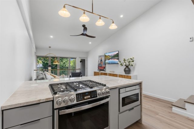 302 S High Street 2 photo 6