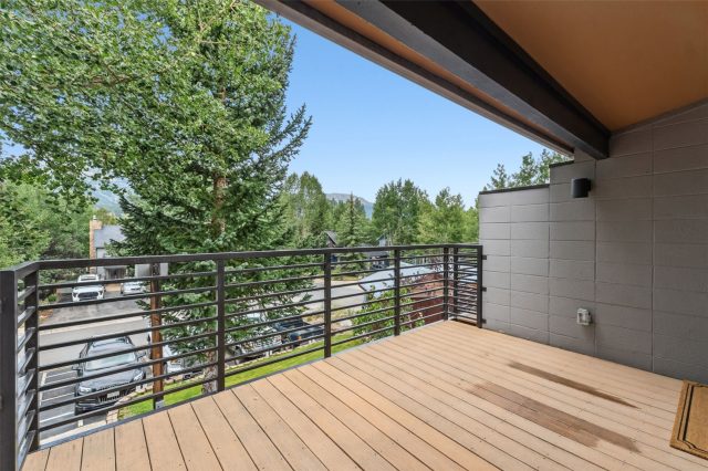 302 S High Street 2 photo 8