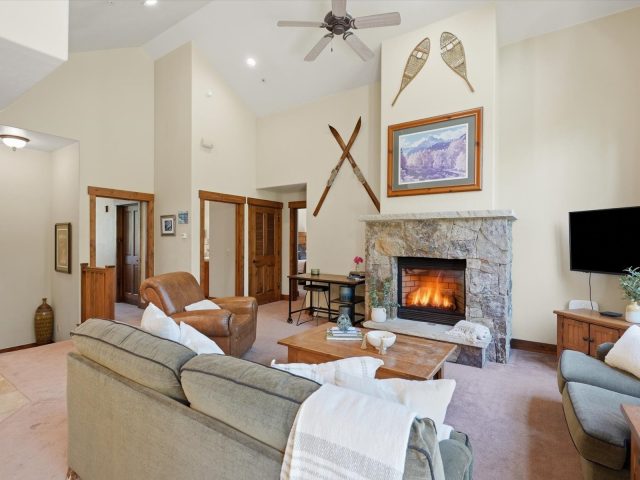 63 Mountain Thunder Drive 304 photo 6