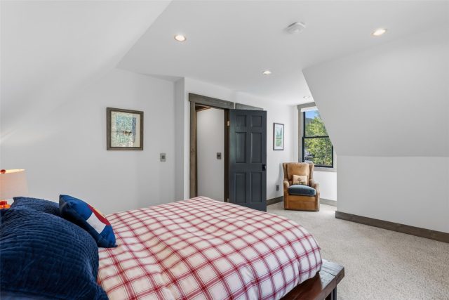 114 N Harris Street 114 photo 27