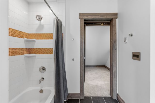 114 N Harris Street 114 photo 34
