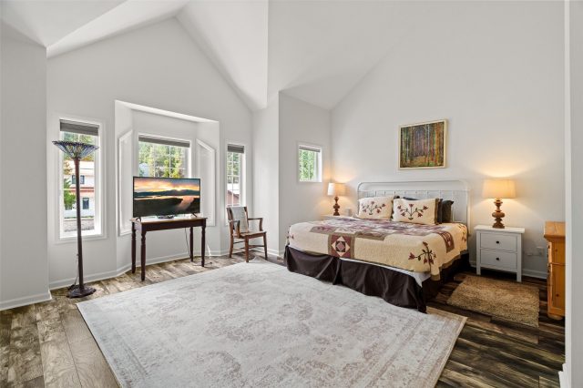 33 Red Feather Road B photo 15